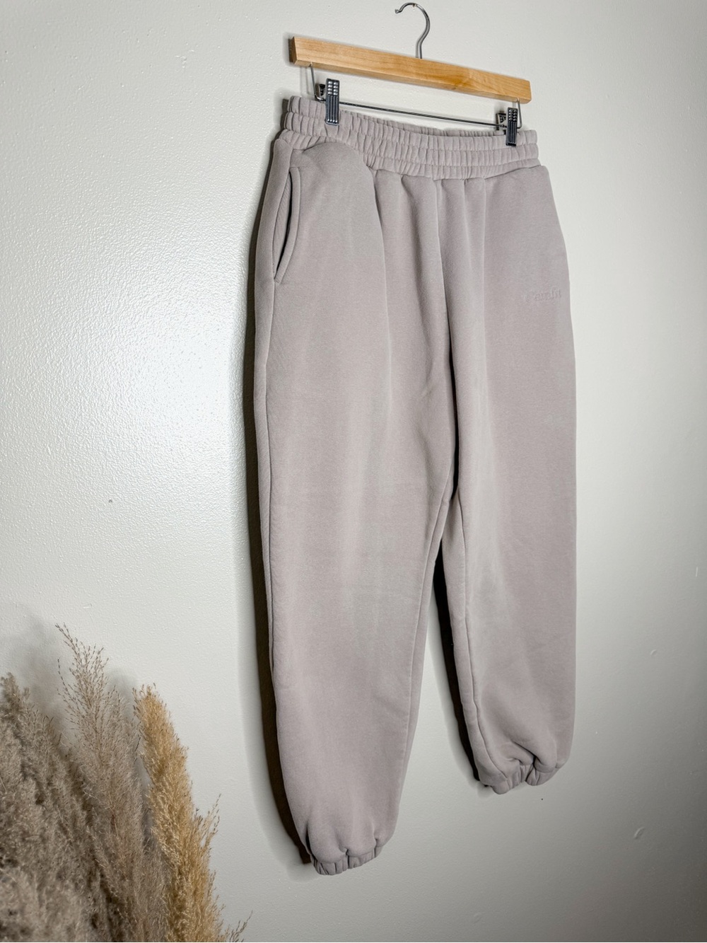Comfrt | Signature Sweatpants, size large, like new - Picture 6 of 13